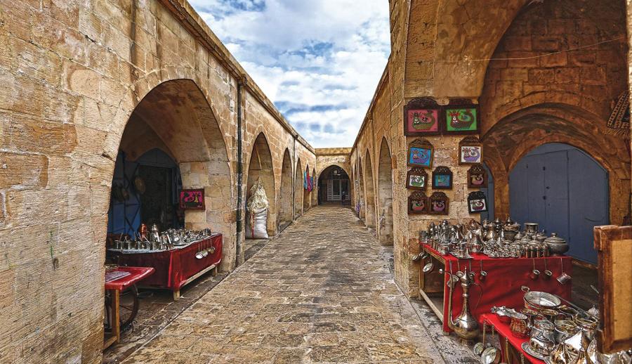 Uçaklı Kuzey Doğu Anadolu ve Antep Urfa Mardin Tunceli Kemaliye Divriği Turu (4 Gece Otel Konaklamalı): Size Özel Güney Doğu Anadolu’yu Keşfetmeye, Doğu Anadolu'yu Elazığ, Tunceli Munzur Gözelerini, Kemaliye ve Sivas'ı gezmeye davet ediyoruz.