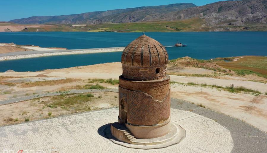 Uçaklı Kuzey Doğu Anadolu ve Antep Urfa Mardin Tunceli Kemaliye Divriği Turu (4 Gece Otel Konaklamalı): Size Özel Güney Doğu Anadolu’yu Keşfetmeye, Doğu Anadolu'yu Elazığ, Tunceli Munzur Gözelerini, Kemaliye ve Sivas'ı gezmeye davet ediyoruz.