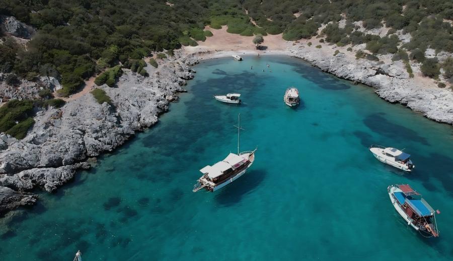 Süper Promosyon Rüya Gibi Ege Akdeniz Antalya Kaş Fethiye Ölüdeniz Marmaris Bodrum Turu (5 Gece Otel Konaklamalı): Rüya gibi Ege Akdeniz Turlarımız ile Ülkemizin önde gelen turistik mekânlarında geçireceğiniz bir hafta boyunca; denizin, güneşin, kumsalın ve eğlencenin doyumsuz tadına erişeceksiniz. Tekne Turları, Jeep Safari, Rafting, Dalış Turu, Yamaç Paraşütü, Saklıkent, Ölüdeniz, Iztuzu Plajı.