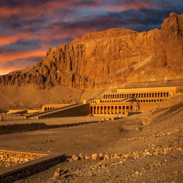 Baştan Başa Mısır Turu Kolay Vize İmkanı 4 Öğlen Ve Akşam Yemeği Dahil (7 Gece 9 Gün ): Hurghada, (Luksor), Kahire, (İskenderiye), Sharm, (Dahab)  Pegasus Havayolları İle T.c. Ve K.K.T.C’nin Her Yerinden Bağlantı İmkanı Otobüsle Gece Yolculuğu Yok.