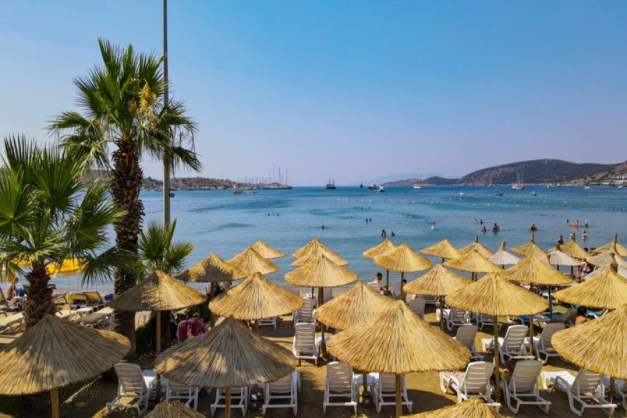 Bodrum Leo Beach Hotel Her Şey Dahil ( Gidiş Dönüş Otobüs Ulaşımı Dahildir ) : Bodrum Turu İle Her Şey Dahil Otelde Kalıyoruz Gece Eğlenceleri ve Beach Partilerde Eğlence Zamanı