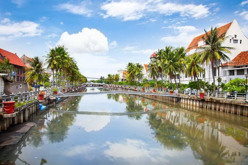 Endonezya Malezya Bali Turu 12 Gün