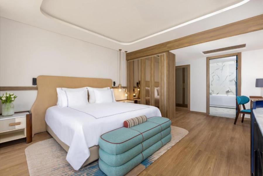 Rixos Radamis Hotel Konaklamalı Sharm Turu Herşey Dahil Ajet Havayolları ile (4 Gece Otel Konaklamalı): Vizesiz, Herşey Dahil 4 Gece Otel Konaklamalı
