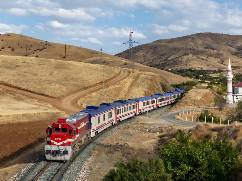 Yılbaşı Özel Uçaklı Doğu Ekspresi Türkiye'nin Doğusu Erzurum Kars Van Turu ( Uçakla Gidiş Dönüş ) : Doğu Ekspresi Tren Yolculuğu Erzurum’un, Kars'ın ve Van'ın Tüm Güzelliklerini Sizlere Sunuyoruz. Gidiş, Dönüş Uçak Biletleri Dahil
