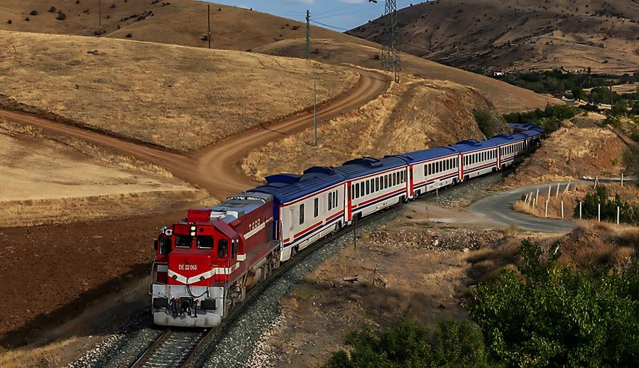 Yılbaşı Özel Uçaklı Bambaşka Batum Tiflis Kars Erzurum Doğu Ekspresi Turu (3 Gece Otel Konaklamalı) : Yılbaşında Özlemle Beklediğimiz Kısa Doğu Üçgeni Turumuz İçin Gürcistan Ülkesinin Batumu İle Turumuza Başlıyoruz. Başkent Tiflis'i, Doğu Anadolunun Kars'ı ve Ani Harabelerini Geziyoruz, Kars - Erzurum Doğu Ekspresi Tren Yolculuğu Yapıyoruz ve Erzurum'dan Geri Dönüyoruz..
