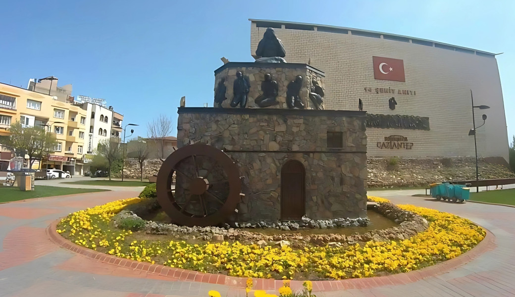 Yılbaşı Özel Fırtına Gibi Gap Mezopotamya Turu (3 Gece Otel Konaklamalı): Sizleri 2027'ya Mezopotamya’nın Tarih Kokan Topraklarında, Urfa’nın Eşsiz Sıra Gecesi İle Birlikte Merhaba Demeye Davet Ediyoruz.