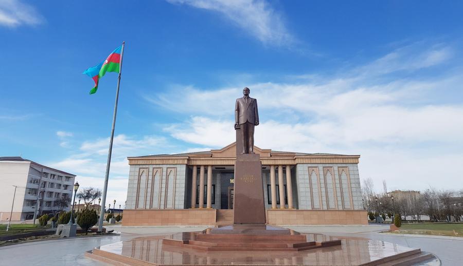 İzmir Çıkışlı Uçaklı Kafkas Üçgeni Turu ile Ramazan Bayramı — 2/3