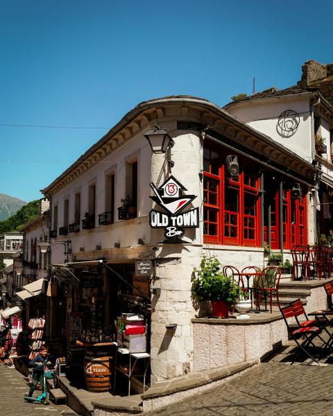 Pegasus Havayolları İle Mavi Yeşil Arnavutluk Sahilleri Panorama ( 4 Gece Otel Konaklamalı): Pegasus Havayolları İle Uçuş İmkanı 
4 Sabah Kahvaltısı Dahil 
İyon Denizi’nin İncileri Turu;
Berat Turu
Panoramik Tiran, Durres, Vlore  şehir turları 