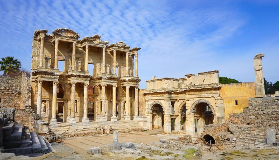 İzmir Çeşme Alaçatı Kuşadası Şirince Efes Turu (1 Gece Otel Konaklamalı): Baharın gelmesiyle birlikte hem doğa renk değişimine uğrayacak hem de sizlerin, bölgenin kendine has insanlarına ve doğallığına daha kolay ulaşmanızı sağlayacak. Kendine özgü mimarisiyle öne çıkan bir bölgeyi sizlere, Ssc Tur farkıyla sunuyoruz.
