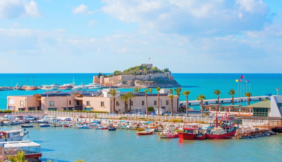 İzmir Çeşme Alaçatı Kuşadası Şirince Efes Turu (1 Gece Otel Konaklamalı): Baharın gelmesiyle birlikte hem doğa renk değişimine uğrayacak hem de sizlerin, bölgenin kendine has insanlarına ve doğallığına daha kolay ulaşmanızı sağlayacak. Kendine özgü mimarisiyle öne çıkan bir bölgeyi sizlere, Ssc Tur farkıyla sunuyoruz.