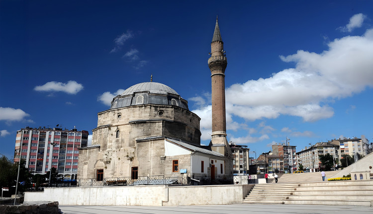 Ankara Çıkışlı Rüya Gibi Doğunun Hazineleri ve Doğu Ekspresi Turu (5 Gece Otel Konaklamalı): Doğu Anadolu denilince hep “Çok Uzak” diye düşünür insanlar. Oysa uzak olan sadece şehirlerin kendisidir. Günümüz medeniyetlerinin çıktığı yerdir Doğu Anadolu. 