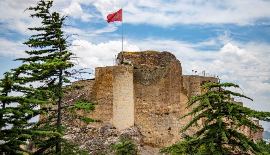 Eskişehir Çıkışlı Rüya Gibi Doğunun Hazineleri ve Doğu Ekspresi Turu (5 Gece Otel Konaklamalı): Doğu Anadolu denilince hep “Çok Uzak” diye düşünür insanlar. Oysa uzak olan sadece şehirlerin kendisidir. Günümüz medeniyetlerinin çıktığı yerdir Doğu Anadolu. 