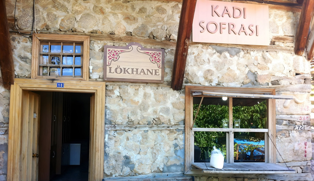 Uçaklı Rüya Gibi Doğunun Hazineleri ve Doğu Ekspresi Turu (5 Gece Otel Konaklamalı): Doğu Anadolu denilince hep “Çok Uzak” diye düşünür insanlar. Oysa uzak olan sadece şehirlerin kendisidir. Günümüz medeniyetlerinin çıktığı yerdir Doğu Anadolu. 