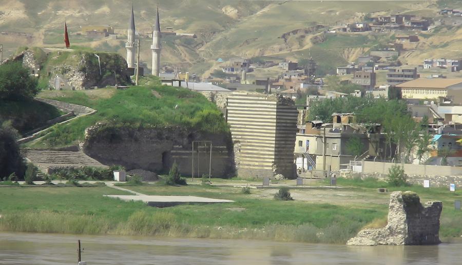 Thy İle Bin Yıllık Rotalar Uçaklı Bitlis Ahlat Hizan Hakkari Yüksekova Berçelan Yaylası Turu (3 Gece Otel Konaklamalı): SSCTUR İle Bin Yıllık Rotada Unutulmaz Bir Yolculuğa Tanıklık Etmeye Hazır mısınız? Muhteşem Bir Keşif Rotasına Çıkıyoruz! Hizan'ın Doğa Harikaları,Hakkari'nin Etkileyici Dağları,Berçelan Yaylası'nın Eşsiz Manzaralarıyla Birlikte Keşfedilmeyi Bekleyen Güzelliklerle Dolu Bir Yolculuk Sizleri Bekliyor