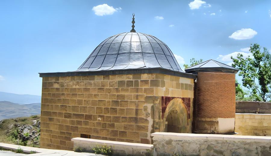 Bursa Çıkışlı Rüya Gibi Doğunun Hazineleri ve Doğu Ekspresi Turu (5 Gece Otel Konaklamalı): Doğu Anadolu denilince hep “Çok Uzak” diye düşünür insanlar. Oysa uzak olan sadece şehirlerin kendisidir. Günümüz medeniyetlerinin çıktığı yerdir Doğu Anadolu. 