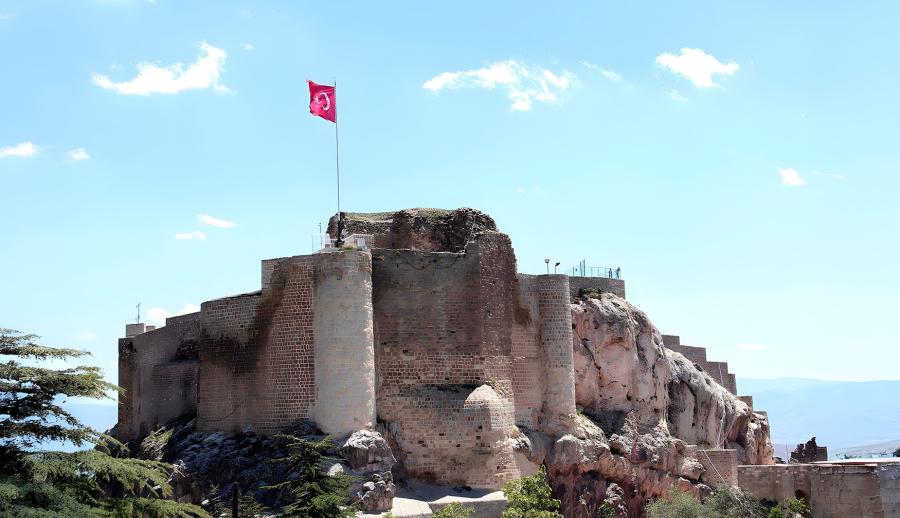 Bursa Çıkışlı Rüya Gibi Doğunun Hazineleri ve Doğu Ekspresi Turu (5 Gece Otel Konaklamalı): Doğu Anadolu denilince hep “Çok Uzak” diye düşünür insanlar. Oysa uzak olan sadece şehirlerin kendisidir. Günümüz medeniyetlerinin çıktığı yerdir Doğu Anadolu. 