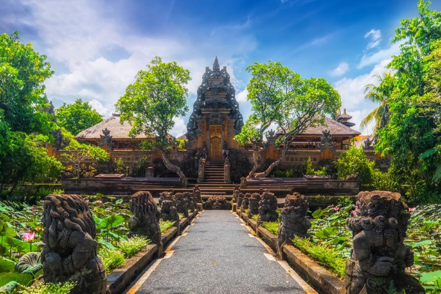 Air Asia Havayolları İle Elegant Ubud Bali Kuala Lumpur ( 6 Gece Otel Konaklamalı ) DPS KUL: Air Asia Havayolları İle Uçuş İmkanı 
6 Sabah Kahvaltısı Dahil 
3 Öğle Yemeği Dahil 
1 Akşam Yemeği Dahil 
Ubud 2 Gece Konaklama
Bali 3 Gece Konaklama
Kuala Lumpur 1 Gece Konaklama