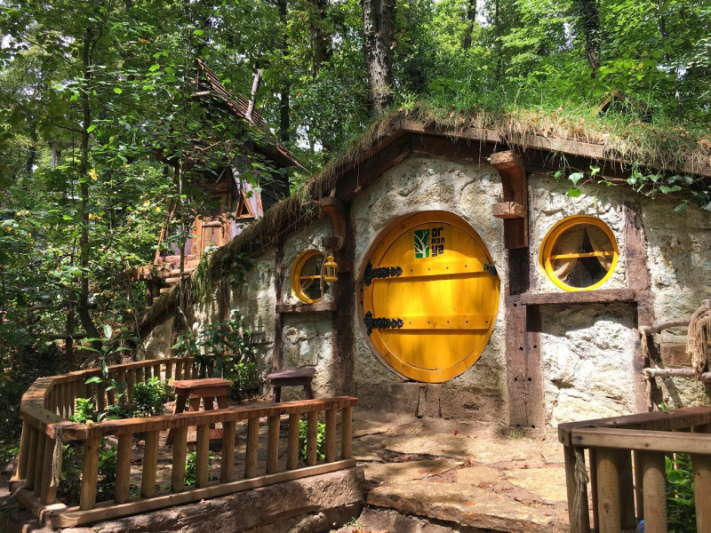 Ankara Çıkışlı Günübirlik Ormanya Hobbit Evleri Sapanca Maşukiye Turu: Aileniz ve Arkadaşlarınızla Birlikte Yepyeni Bir Doğa Turuna Sizleri Bekliyoruz.
Orman ve Göl Havasını, Doğan Şelale Dokusunu Ailenizle Birlikte İliklerinize Kadar Hissedeceksiniz ve Bölgedeki Tematik Parklarımızda Çocukluğunuza Adeta Geri Döneceksiniz :)