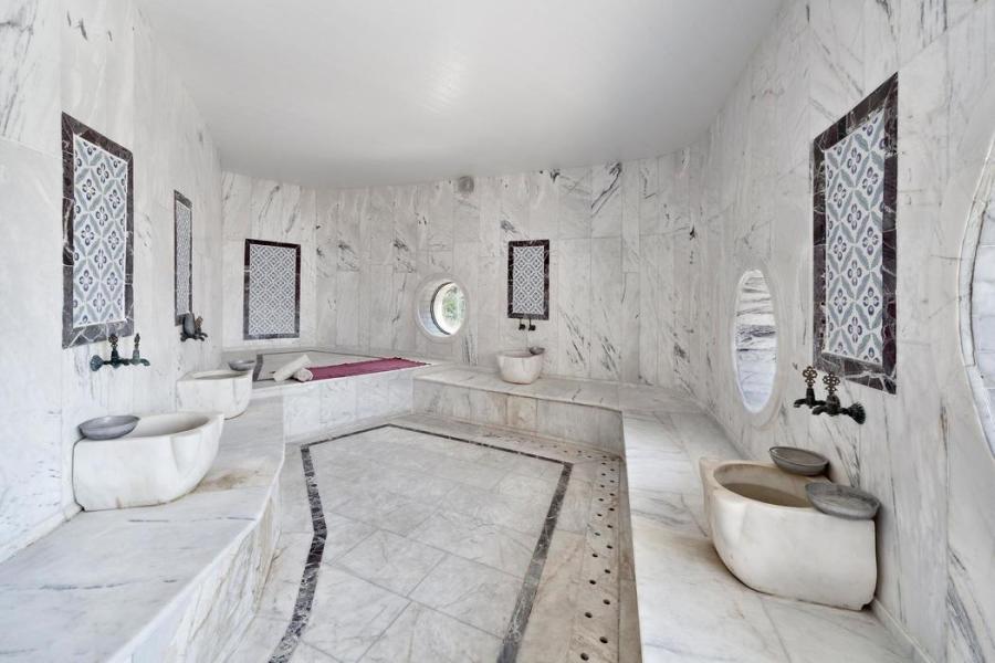Bodrum Crystal Golden Age Hotel (Gidiş Dönüş Otobüs Ulaşımı Dahildir): Bodrum Crystal Golden Age Hotel Herşey Dahil Otel' de Kalıyoruz Gece Eğlenceleri ve Beach Partilerde Eğlence Zamanı...