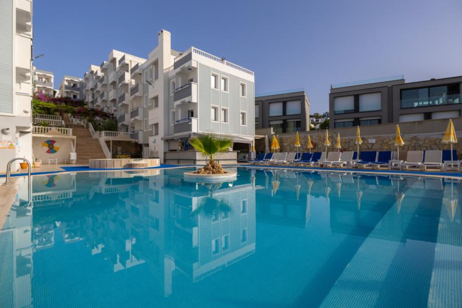 Sunpoint Hotel Bodrum (Gidiş Dönüş Otobüs Ulaşımı Dahildir): Sunpoint Hotel Bodrum Bodrum Turu İle Herşey Dahil Otelde Kalıyoruz Gece Eğlenceleri ve Beach Partilerde Eğlence Zamanı