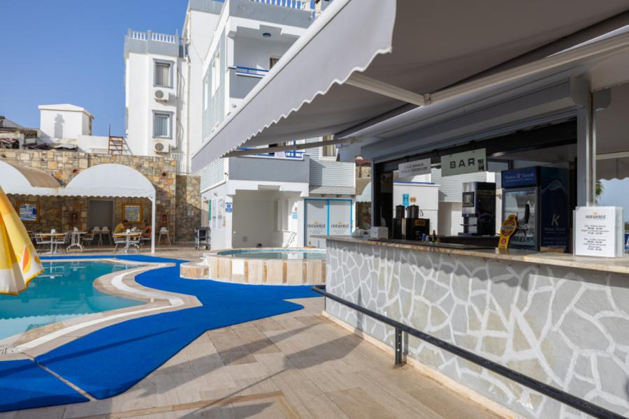 Sunpoint Hotel Bodrum (Gidiş Dönüş Otobüs Ulaşımı Dahildir): Sunpoint Hotel Bodrum Bodrum Turu İle Herşey Dahil Otelde Kalıyoruz Gece Eğlenceleri ve Beach Partilerde Eğlence Zamanı