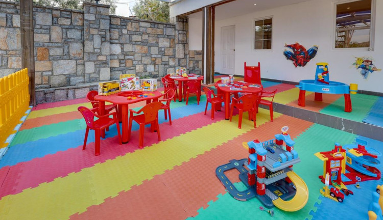 Bodrum Fora Holiday Resort Hotel (Gidiş Dönüş Otobüs Ulaşımı Dahildir) : Bodrum Fora Holiday Resort Hotel Turu İle Herşey Dahil Otelde Kalıyoruz Gece Eğlenceleri ve Beach Partilerde Eğlence Zamanı