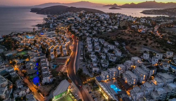 Bodrum Fora Holiday Resort Hotel (Gidiş Dönüş Otobüs Ulaşımı Dahildir) : Bodrum Fora Holiday Resort Hotel Turu İle Herşey Dahil Otelde Kalıyoruz Gece Eğlenceleri ve Beach Partilerde Eğlence Zamanı