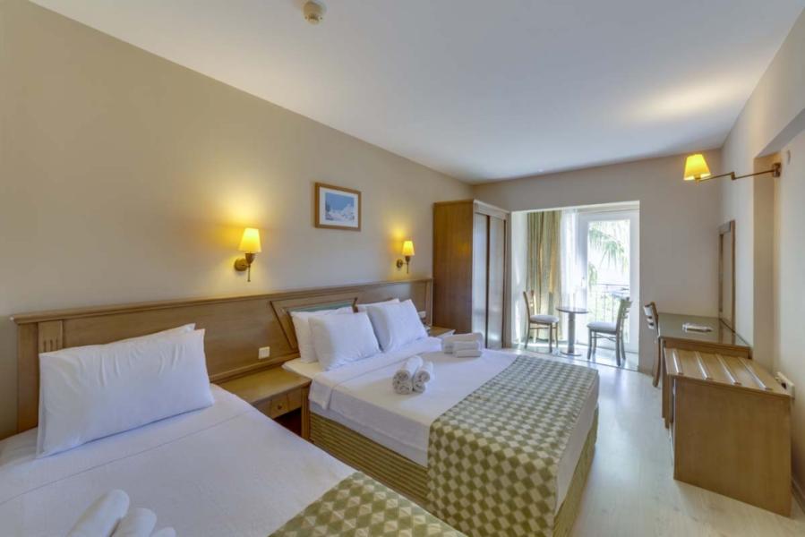 Smart Holiday Hotel Bodrum (Gidiş Dönüş Otobüs Ulaşımı Dahildir) : Smart Holiday Hotel Bodrum Bodrum Turu İle Herşey Dahil Otelde Kalıyoruz Gece Eğlenceleri ve Beach Partilerde Eğlence Zamanı