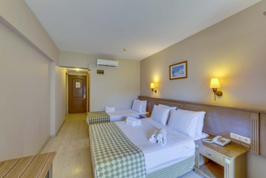 Smart Holiday Hotel Bodrum (Gidiş Dönüş Otobüs Ulaşımı Dahildir) : Smart Holiday Hotel Bodrum Bodrum Turu İle Herşey Dahil Otelde Kalıyoruz Gece Eğlenceleri ve Beach Partilerde Eğlence Zamanı
