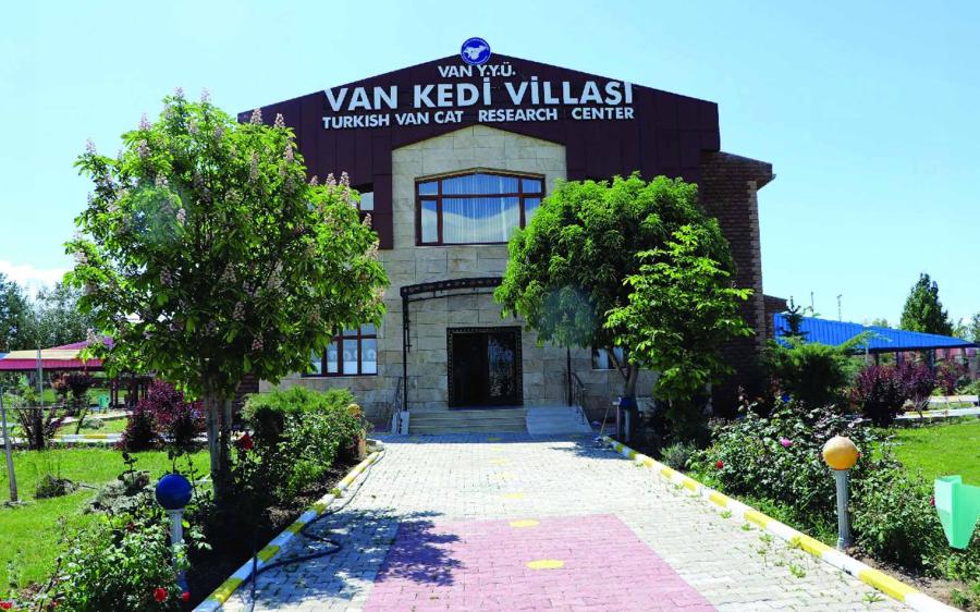 Güneyden Kuzeye Doğu Ekspresi Turu İle Diyarbakır Tatvan Van Nahçıvan Kars Erzurum Turu (Tren Gidiş Uçak Dönüş): SSC TUR Farkı İle Güney Kurtalan Ekspresi İle Gap ve Doğu Turu Deneyimi Yaşama Ne Dersiniz? Sizleri Güney Doğu Anadolu’yu Keşfetmeye, Kafkaslar Diyarını Selamlamaya Davet Ediyoruz..