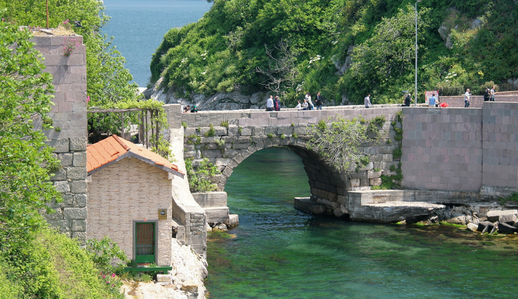29 Ekim Özel Batı Karadeniz Abant Safranbolu Amasra Turu (1 Gece Konaklamalı) : Unesco Dünya Kültür Mirası Listesinde Bulunan Müze Kent Safranbolu'da, Geleneksel Osmanlı Mimarisinin En Güzel Örneklerini İnceleme Fırsatı, Çeşm-i Cihan Olarak Anılan Amasra’yı Yeniden Keşfetme Zamanı… 