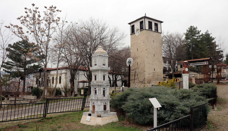 29 Ekim Özel Batı Karadeniz Abant Safranbolu Amasra Turu (1 Gece Konaklamalı) : Unesco Dünya Kültür Mirası Listesinde Bulunan Müze Kent Safranbolu'da, Geleneksel Osmanlı Mimarisinin En Güzel Örneklerini İnceleme Fırsatı, Çeşm-i Cihan Olarak Anılan Amasra’yı Yeniden Keşfetme Zamanı… 