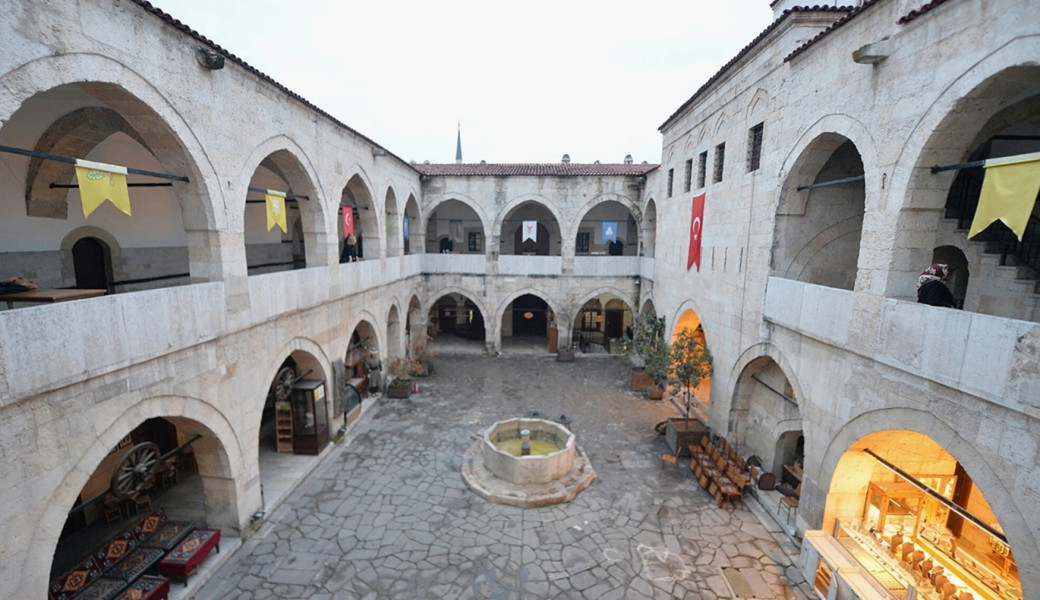 29 Ekim Özel Batı Karadeniz Abant Safranbolu Amasra Turu (1 Gece Konaklamalı) : Unesco Dünya Kültür Mirası Listesinde Bulunan Müze Kent Safranbolu'da, Geleneksel Osmanlı Mimarisinin En Güzel Örneklerini İnceleme Fırsatı, Çeşm-i Cihan Olarak Anılan Amasra’yı Yeniden Keşfetme Zamanı… 