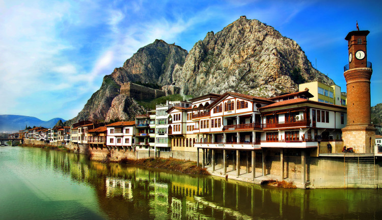 29 Ekim Özel Batı ve Orta Karadeniz Amasra Safranbolu Kastamonu Sinop Samsun Amasya Turu (2 Gece Otel Konaklamalı) : Sizleri Bartın, Amasra, Safranbolu, Kastamonu, Sinop, Samsun ve Amasya'dan oluşan Batı ve Orta Karadeniz'i Haftasonunda değerlendirmek doğa ve tarihi içi içine yaşamak için davet ediyoruz. 
