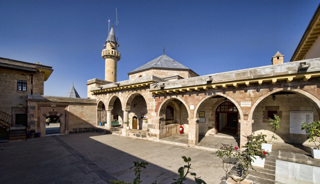 29 Ekim Özel Eskişehir Çıkışlı Kapadokya Ihlara Vadisi ve Ürgüp Göreme Turu (2 Gece Otel Konaklamalı) : Güzel Atlar Ülkesi Kapadokya’da Peri Masalı Bir Tatil Sunuyoruz. Mistik ve Tarihi Dokusuyla Başınızı Döndürecek Bir Rüya Sizleri Bekliyor.