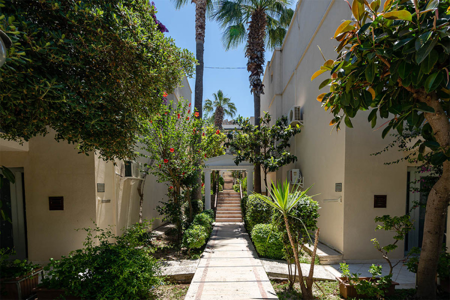 Bodrum Golden Age Otel Yalıkavak  Herşey Dahil (Gidiş Dönüş Otobüs Ulaşımı Dahildir): Bodrum Golden Age Otel Yalıkavak Turu İle Herşey Dahil Otelde Kalıyoruz Gece Eğlenceleri ve Beach Partilerde Eğlence Zamanı