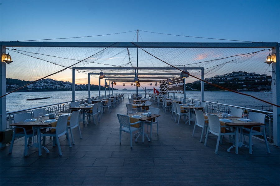 Bodrum Golden Age Otel Yalıkavak  Herşey Dahil (Gidiş Dönüş Otobüs Ulaşımı Dahildir): Bodrum Golden Age Otel Yalıkavak Turu İle Herşey Dahil Otelde Kalıyoruz Gece Eğlenceleri ve Beach Partilerde Eğlence Zamanı