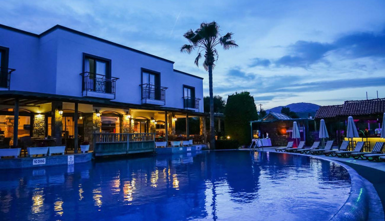 Bodrum Mira Beach Resort Bodrum Herşey Dahil (Gidiş Dönüş Otobüs Ulaşımı Dahildir): Mira Beach Resort BodrumTuru İle Herşey Dahil Otelde Kalıyoruz Gece Eğlenceleri ve Beach Partilerde Eğlence Zamanı