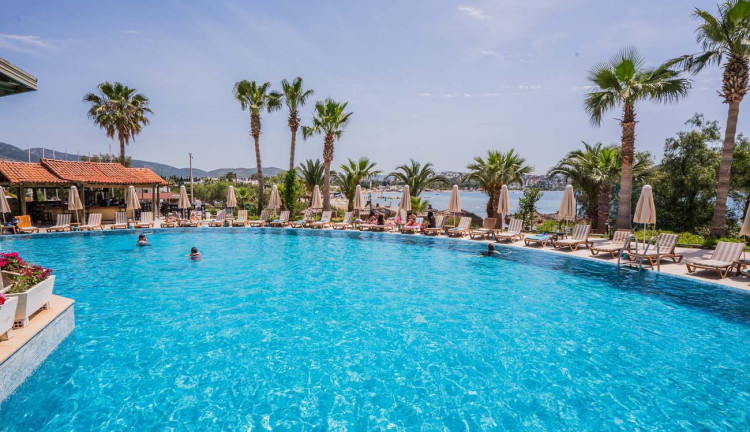 Bodrum Mira Beach Resort Bodrum Herşey Dahil (Gidiş Dönüş Otobüs Ulaşımı Dahildir): Mira Beach Resort BodrumTuru İle Herşey Dahil Otelde Kalıyoruz Gece Eğlenceleri ve Beach Partilerde Eğlence Zamanı