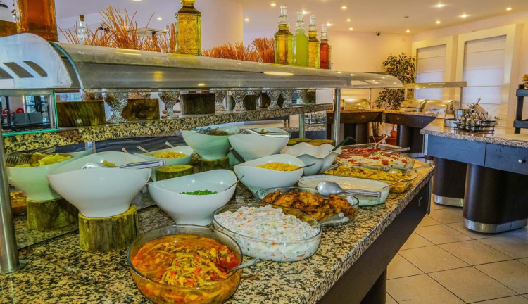 Bodrum Mira Beach Resort Bodrum Herşey Dahil (Gidiş Dönüş Otobüs Ulaşımı Dahildir): Mira Beach Resort BodrumTuru İle Herşey Dahil Otelde Kalıyoruz Gece Eğlenceleri ve Beach Partilerde Eğlence Zamanı