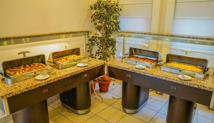Bodrum Mira Beach Resort Bodrum Herşey Dahil (Gidiş Dönüş Otobüs Ulaşımı Dahildir): Mira Beach Resort BodrumTuru İle Herşey Dahil Otelde Kalıyoruz Gece Eğlenceleri ve Beach Partilerde Eğlence Zamanı
