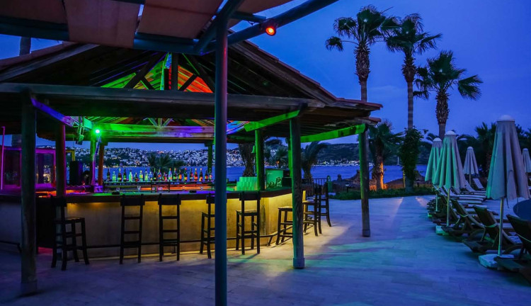 Bodrum Mira Beach Resort Bodrum Herşey Dahil (Gidiş Dönüş Otobüs Ulaşımı Dahildir): Mira Beach Resort BodrumTuru İle Herşey Dahil Otelde Kalıyoruz Gece Eğlenceleri ve Beach Partilerde Eğlence Zamanı