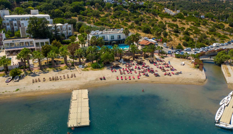 Bodrum Mira Beach Resort Bodrum Herşey Dahil (Gidiş Dönüş Otobüs Ulaşımı Dahildir): Mira Beach Resort BodrumTuru İle Herşey Dahil Otelde Kalıyoruz Gece Eğlenceleri ve Beach Partilerde Eğlence Zamanı