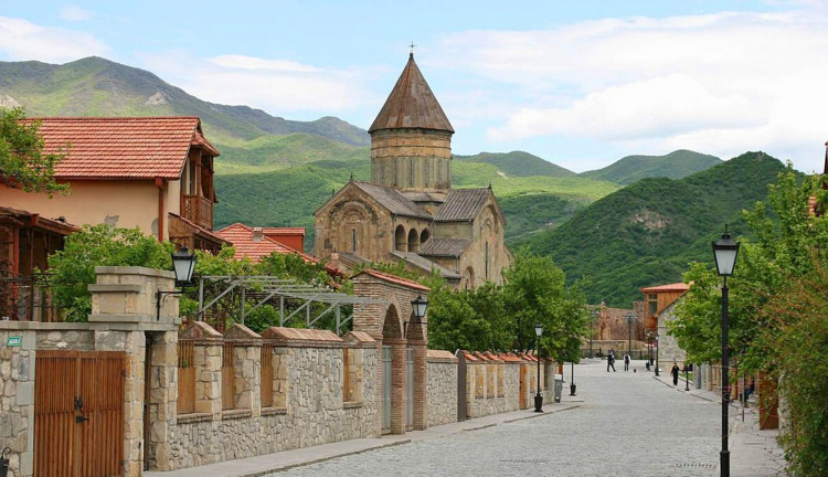 Uçaklı Kuzey Kafkasya Batum Gori Tiflis Kars Erzurum Doğu Ekspresi Turu (4 Gece Otel Konaklamalı): Uçaklı Kuzey Kafkasya Batum Gori Tiflis Kars Erzurum Doğu Ekspresi Turu İle Muhteşem deneyimler kazanmaya Ve Kafkas Hikayelerine Tanıklık Etmeye Gidiyoruz.