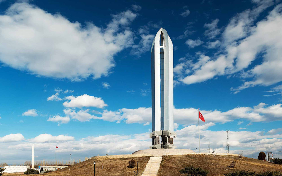 Kış Sezonu Özel Güneyden Kuzeye Doğu Ekspresi Turu İle Diyarbakır Tatvan Van Nahçıvan Kars Erzurum Turu (Tren Gidiş Uçak Dönüş): Kış Sezonu Özel SSC TUR Farkı İle Güney Kurtalan Ekspresi İle Gap ve Doğu Turu Deneyimi Yaşama Ne Dersiniz? Sizleri Güney Doğu Anadolu’yu Keşfetmeye, Kafkaslar Diyarını Selamlamaya Davet Ediyoruz..