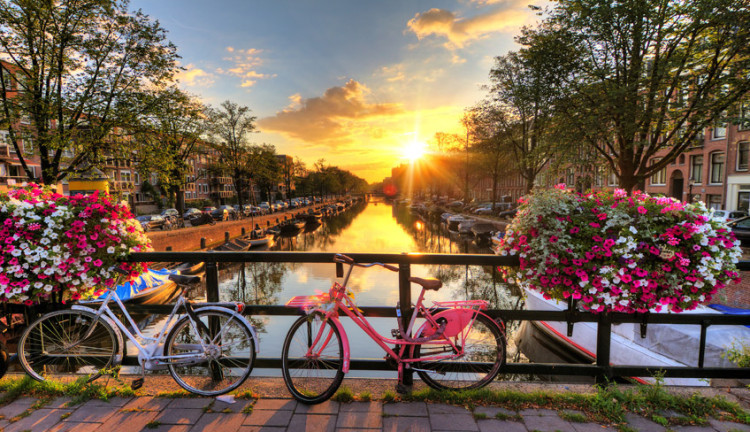 Amsterdam Turu Ajet Havayolları İle 2 Gece 3 Gün