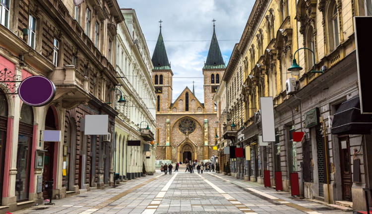 Ankara Çıkışlı Uçaklı Balkan Masalı Turu ( 7 Gece Otel Konaklamalı ) Skp - Skp: Bosna Hersek  Karadağ  Arnavutluk  Kuzey Makedonya  Kosova  Sırbistan
Trabinje 1 Gece Konaklama
İşkodra 1 Gece Konaklama
Ohrid 1 Gece Konaklama
Üsküp 2 Gece Konaklama
Belgrad 1 Gece Konaklama
Saraybosna 1 Gece Konaklama
