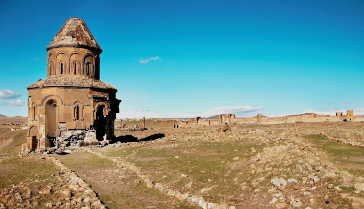 29 Ekim Özel Uçaklı Kafkas Üçgeni Doğu Ekspresi Van Nahçıvan Kars Turu ( Uçakla Gidiş Dönüş ) : Kafkaslar Diyarından Selamlar Getirdik, Van'da Akdamar Adası, Ağrı Dağı Manzaralı İshakpaşa Sarayı, Iğdır'da Tuzluca Mağarası, Can Azerbaycan'ın Nahçıvan Özerk Bölgesi, Kars Kafkas Gecesi ve Aşık Atışması, Doğu Ekspresi Treni İle Kars'dan Erzurum'a Nostaljik Bir Yolculuk İçin Sizi Bekliyoruz.