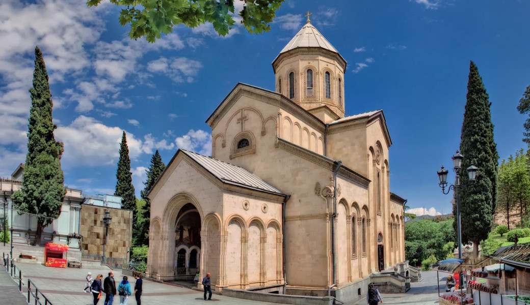 29 Ekim Özel Ankara Çıkışlı Uçaklı Bambaşka Batum Tiflis Kars Erzurum Doğu Ekspresi Turu (3 Gece Otel Konaklamalı) : Özlemle Beklediğimiz Kısa Doğu Üçgeni Turumuz İçin Gürcistan Ülkesinin Batumu İle Turumuza Başlıyoruz. Başkent Tiflis'i, Doğu Anadolunun Kars'ı ve Ani Harabelerini Geziyoruz, Kars - Erzurum Doğu Ekspresi Tren Yolculuğu Yapıyoruz ve Erzurum'dan Geri Dönüyoruz..