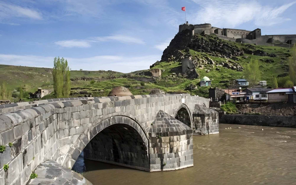 29 Ekim Özel Ankara Çıkışlı Uçaklı Doğu Ekspresi Türkiye'nin Çatısı Van Kars Erzurum Turu ( Uçakla Gidiş Dönüş) : Van'ın Kars'ın ve Erzurum’un Tüm Güzelliklerini Sizlere Sunuyoruz. Gidiş, Dönüş Uçak Biletleri Dahil, Kars Erzurum Doğu Ekspresi Tren Bileti Dahil